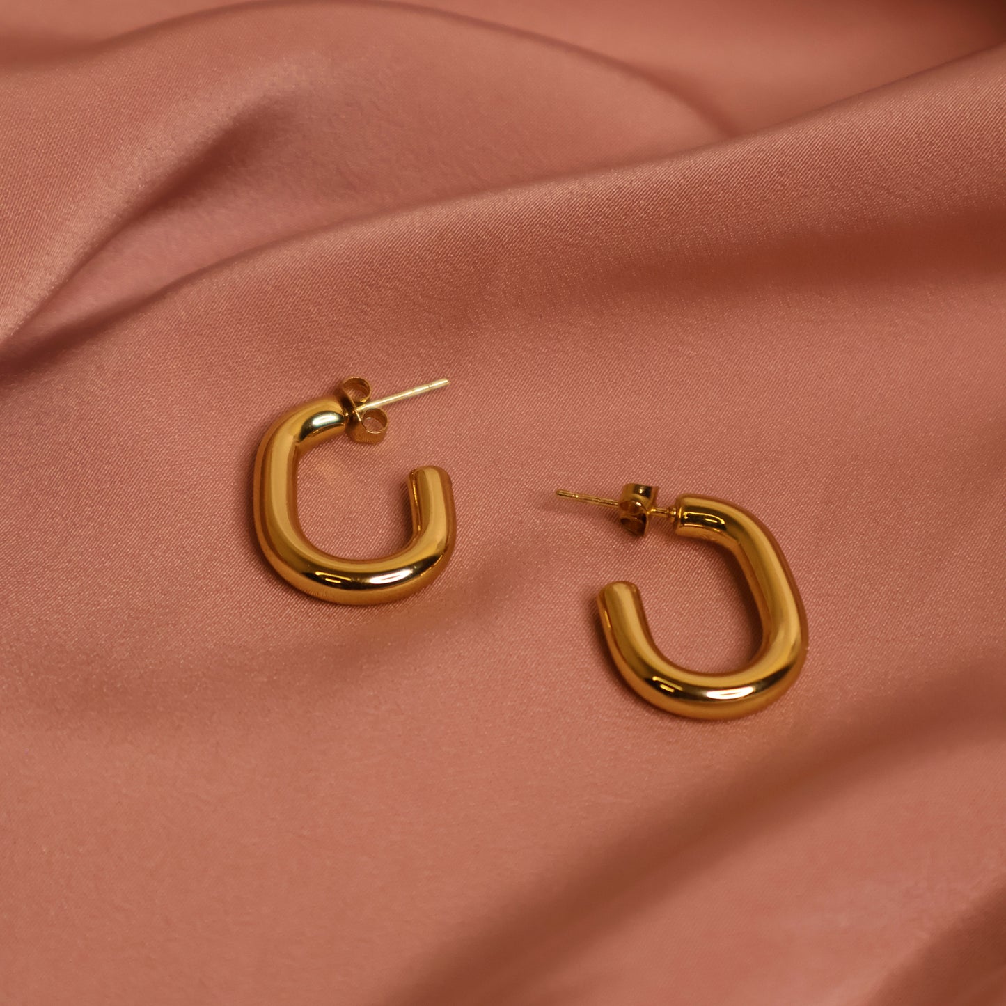 Bold Gold Hoop Earring - Anti Tarnish - Stellin Moon