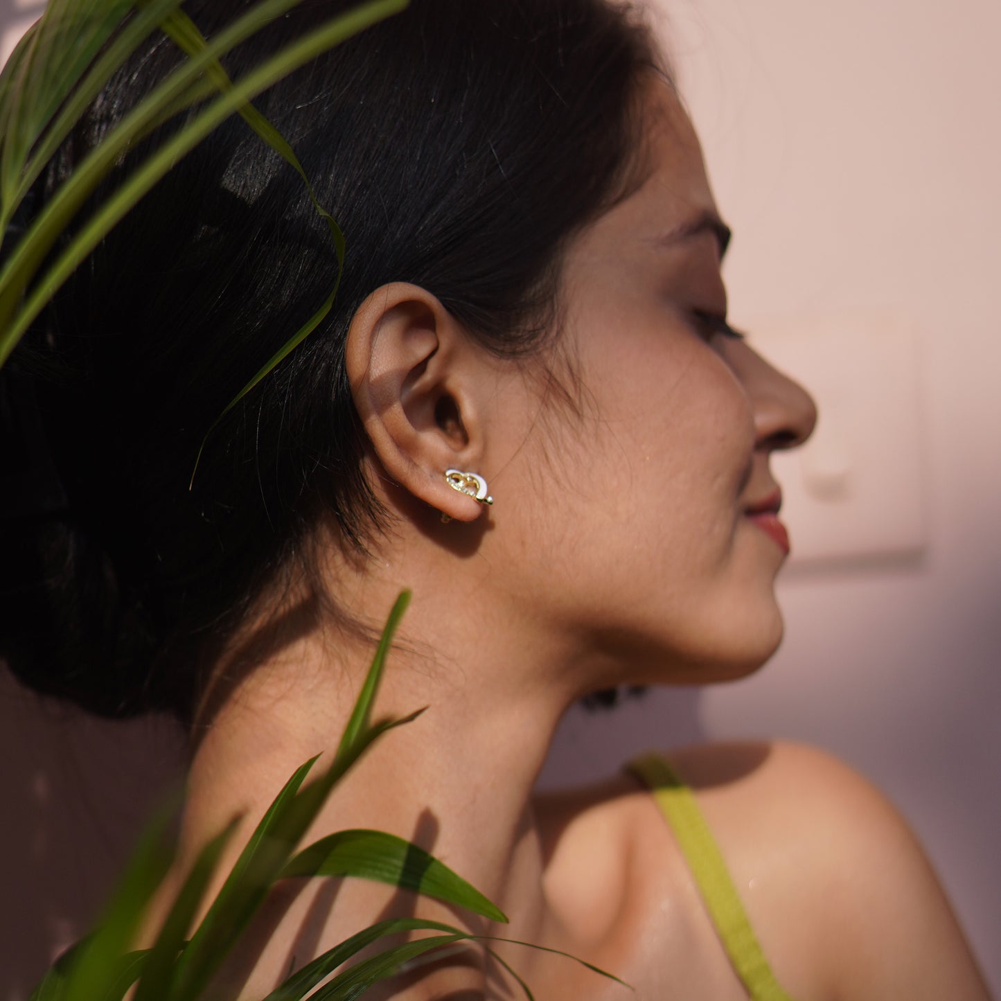 Mini Heart White Earrings - Anti Tarnish - Stellin Moon